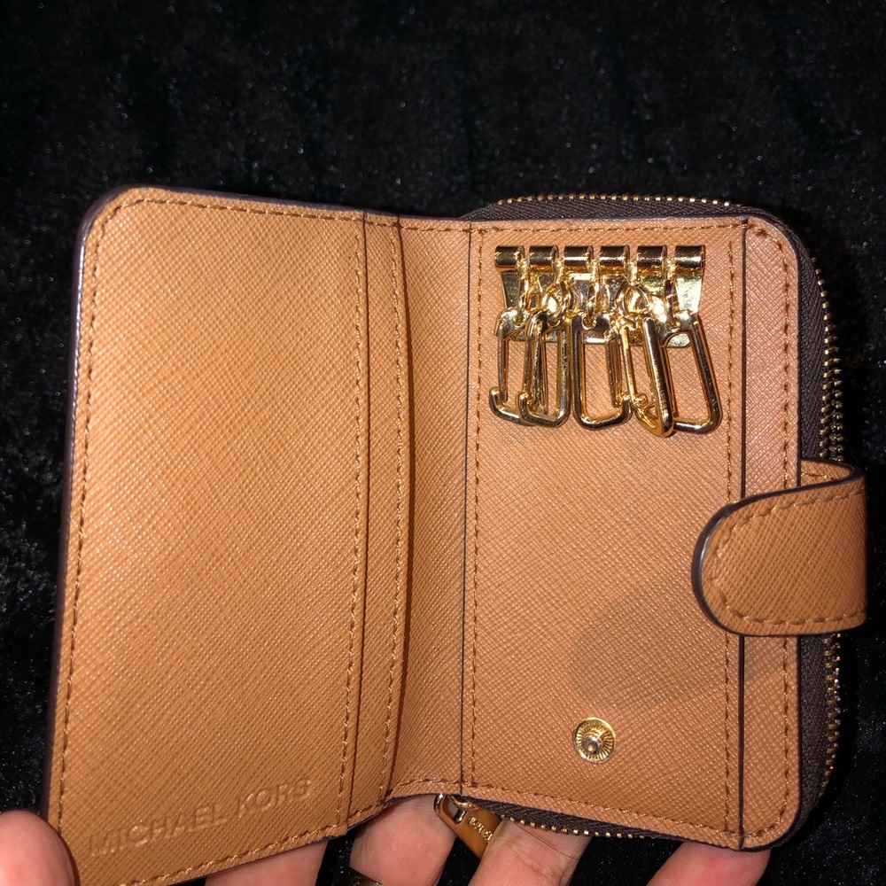 Michael kors key holder/wallet